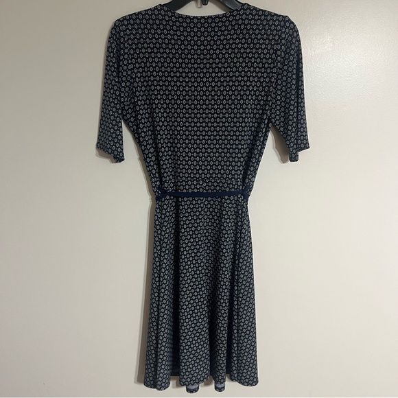 Gilli Carenza Faux Wrap Geometric Print Size Small V-Neck Dress Navy Blue - Picture 12 of 12